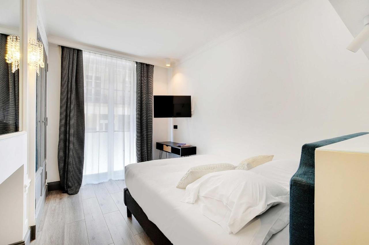 Magnifique Appartement - 2Br - 6P - Place De L'Etoile Parijs Buitenkant foto
